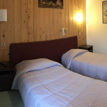 Hotel De Paris 2*